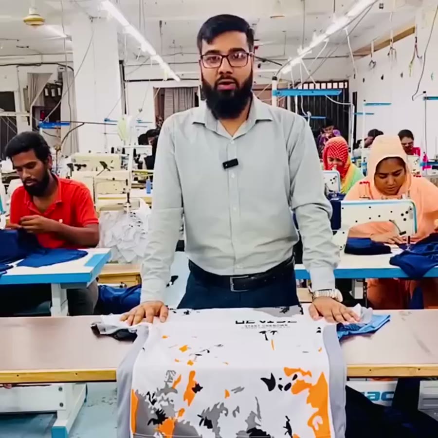 কারখানায় ৫ পিস টি-শার্ট কম্বোর আসল পণ্য দেখানো হচ্ছে